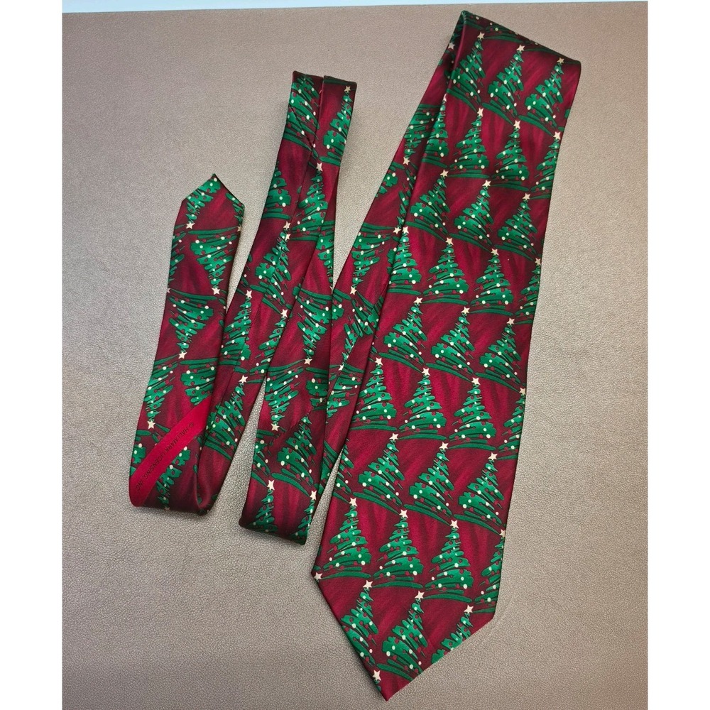Vintage Hallmark Holiday Traditions Silk Christmas Tree Tie Red 90s 58x3.75 in